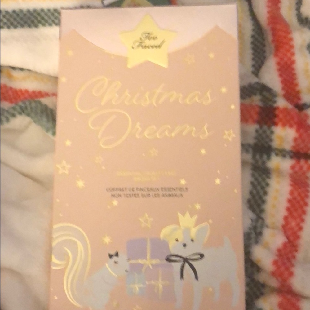 Too Faced Christmas Dreams Brush Set
